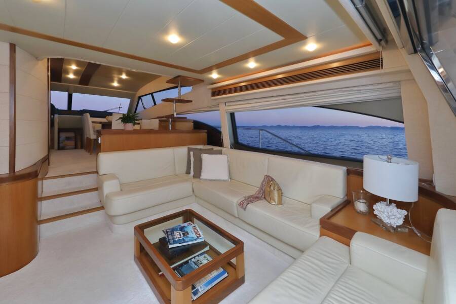 Ferretti Yachts 681