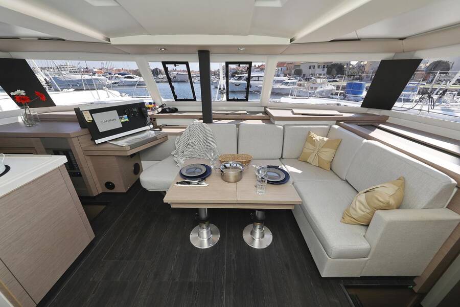 Fountaine Pajot Astrea 42