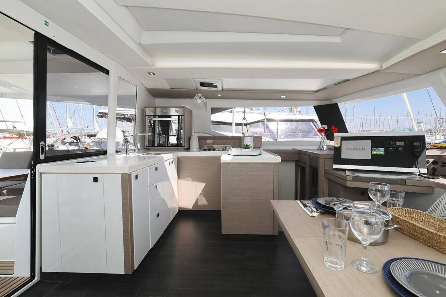 Fountaine Pajot Astrea 42