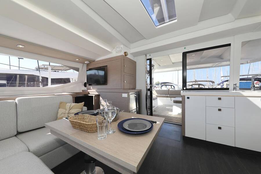 Fountaine Pajot Astrea 42