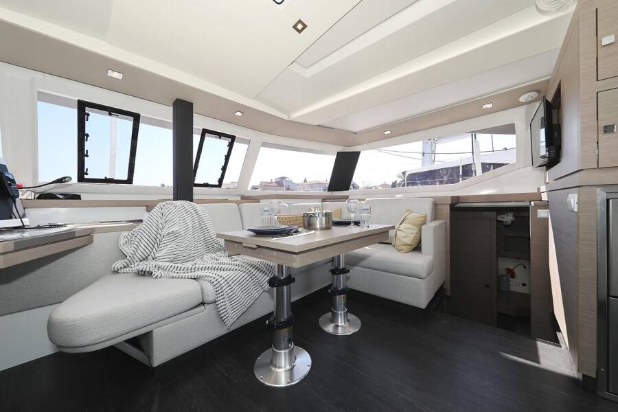 Fountaine Pajot Astrea 42