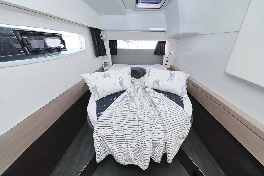 Fountaine Pajot Astrea 42