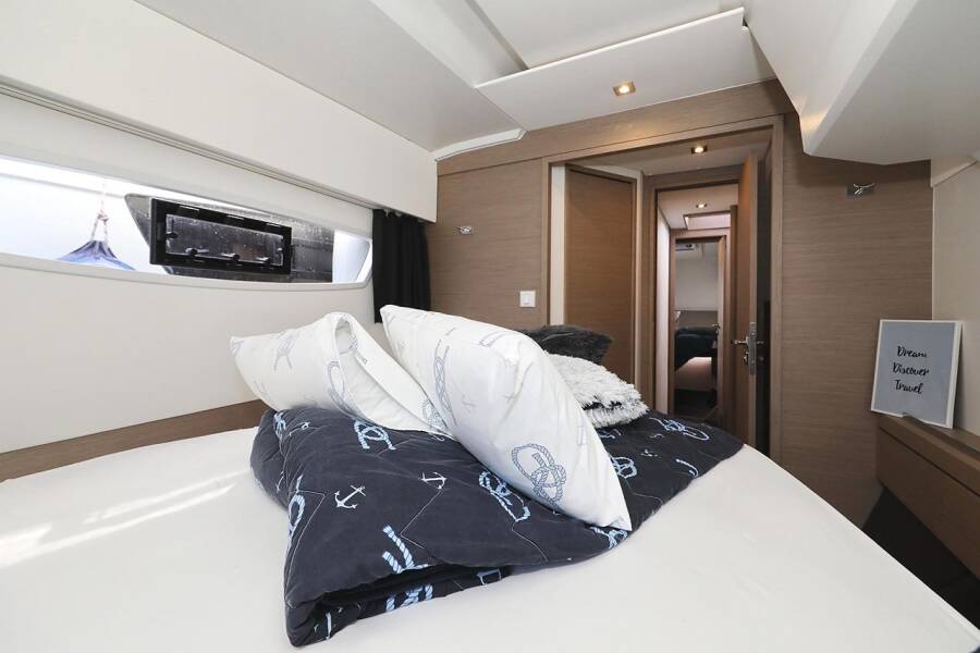 Fountaine Pajot Astrea 42