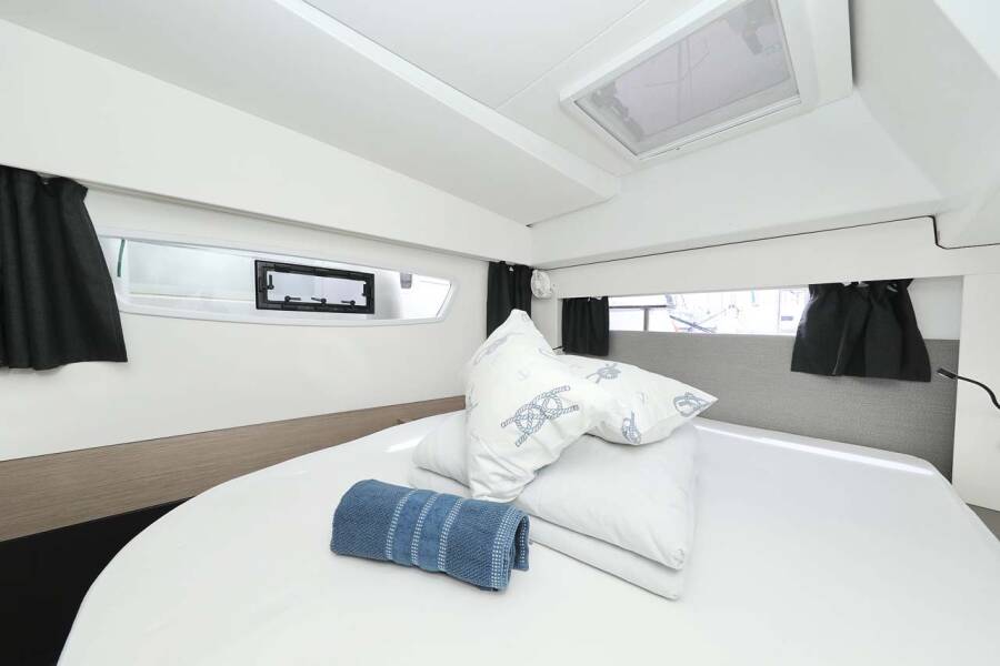 Fountaine Pajot Astrea 42