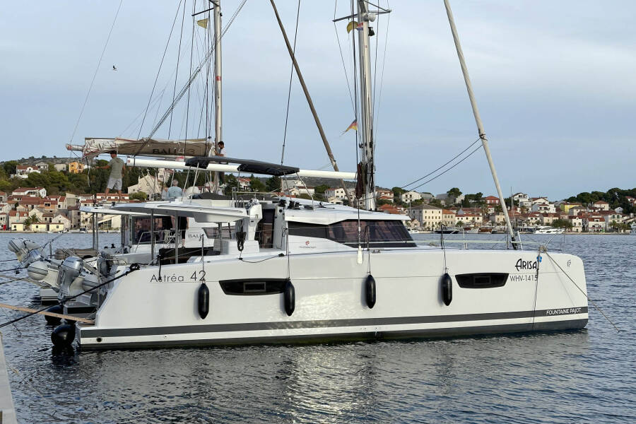 Fountaine Pajot Astrea 42