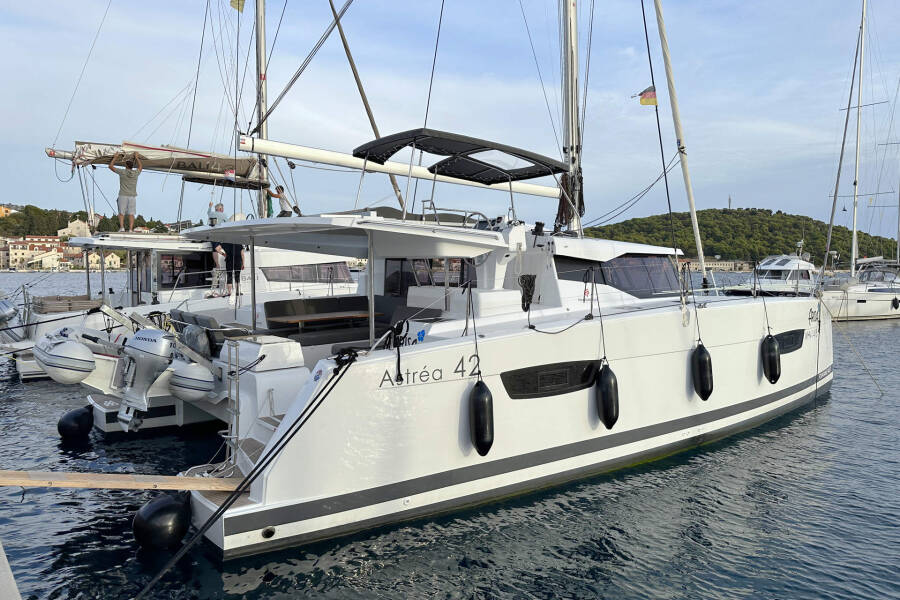 Fountaine Pajot Astrea 42