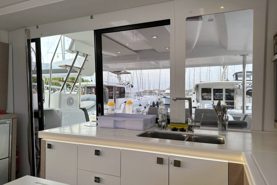 Fountaine Pajot Astrea 42