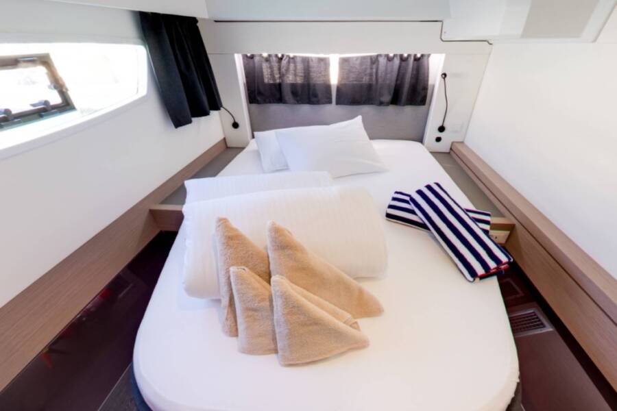 Fountaine Pajot Astrea 42