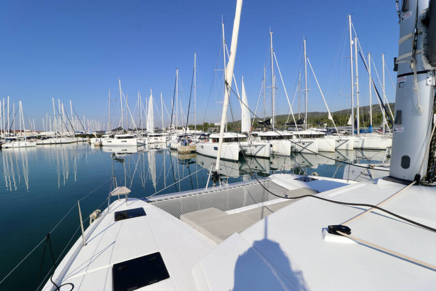 Fountaine Pajot Astrea 42