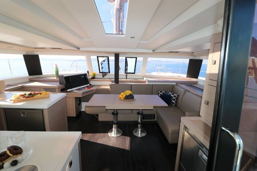 Fountaine Pajot Astrea 42