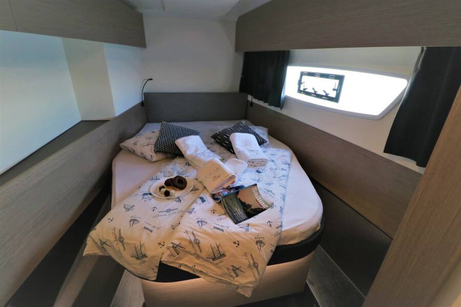 Fountaine Pajot Astrea 42