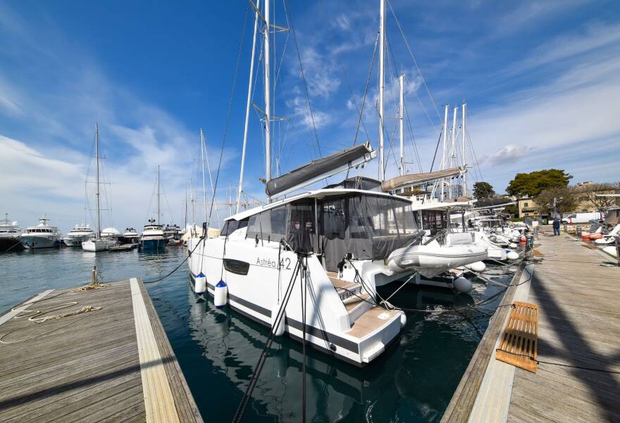 Fountaine Pajot Astrea 42