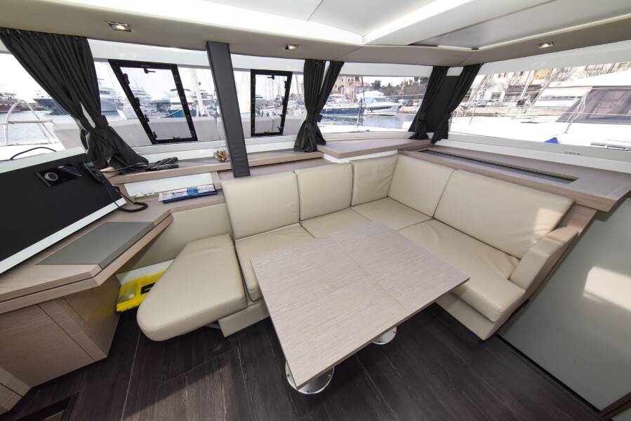 Fountaine Pajot Astrea 42