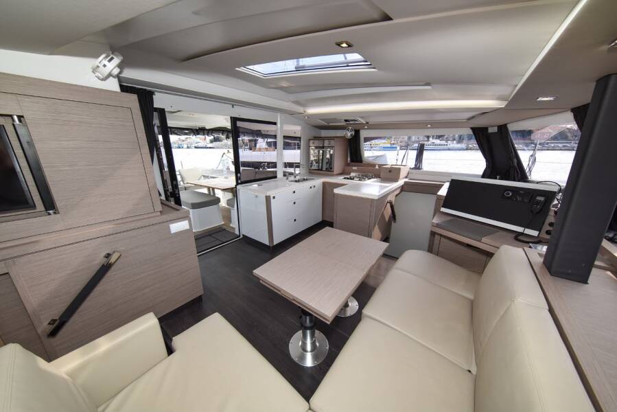 Fountaine Pajot Astrea 42