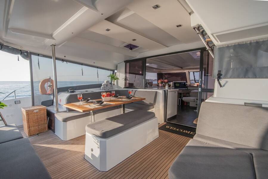 Fountaine Pajot Astrea 42