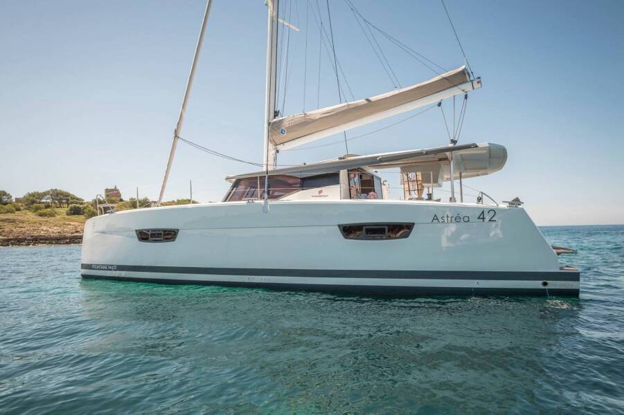 Fountaine Pajot Astrea 42