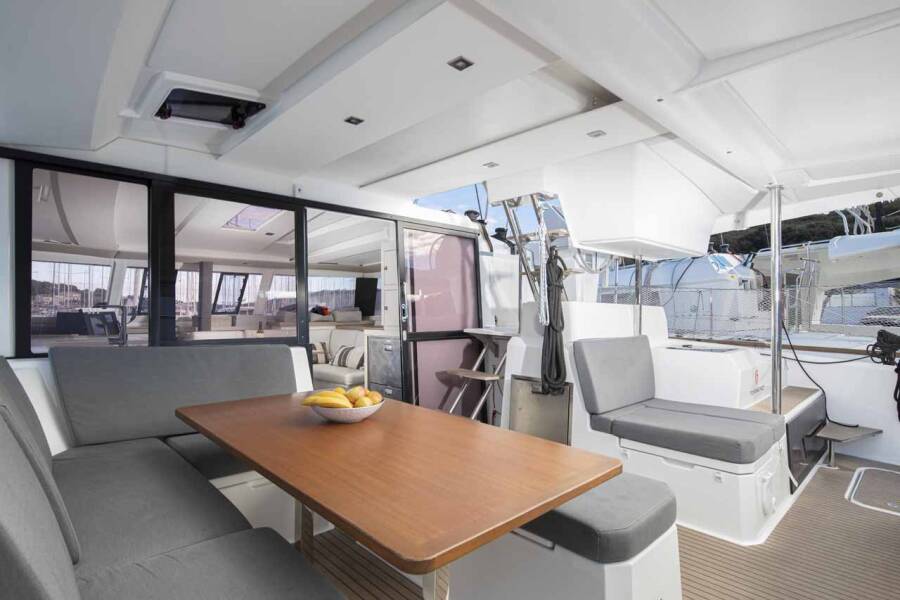 Fountaine Pajot Astrea 42