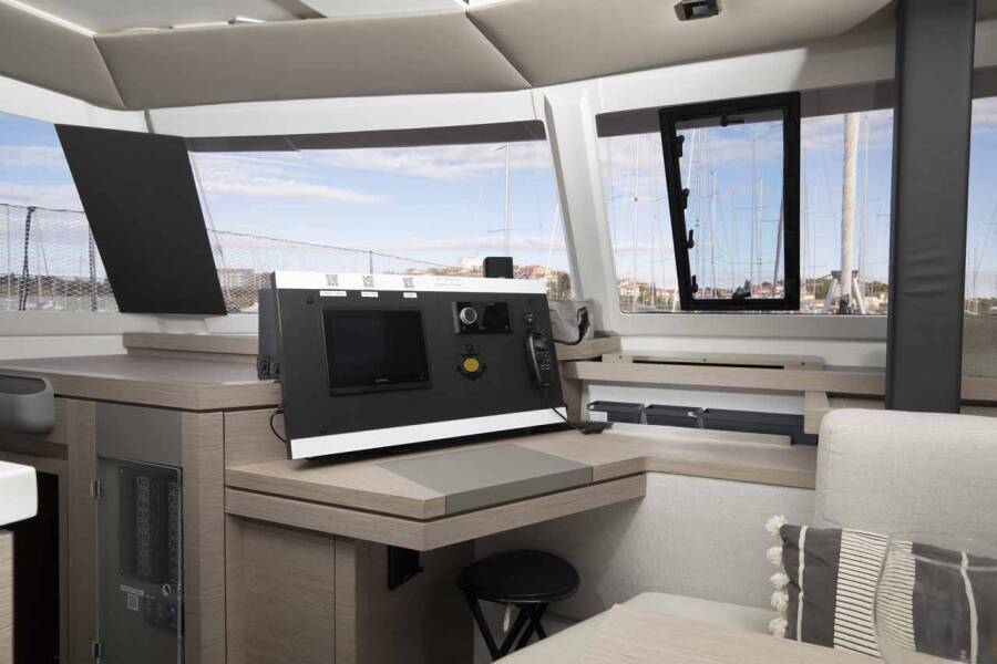 Fountaine Pajot Astrea 42