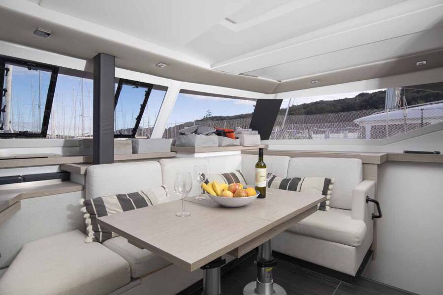 Fountaine Pajot Astrea 42