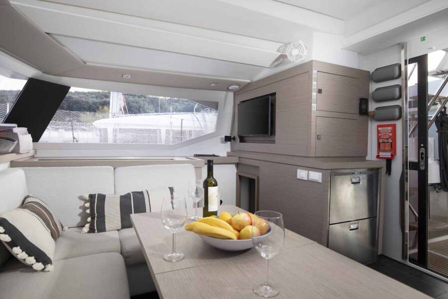 Fountaine Pajot Astrea 42