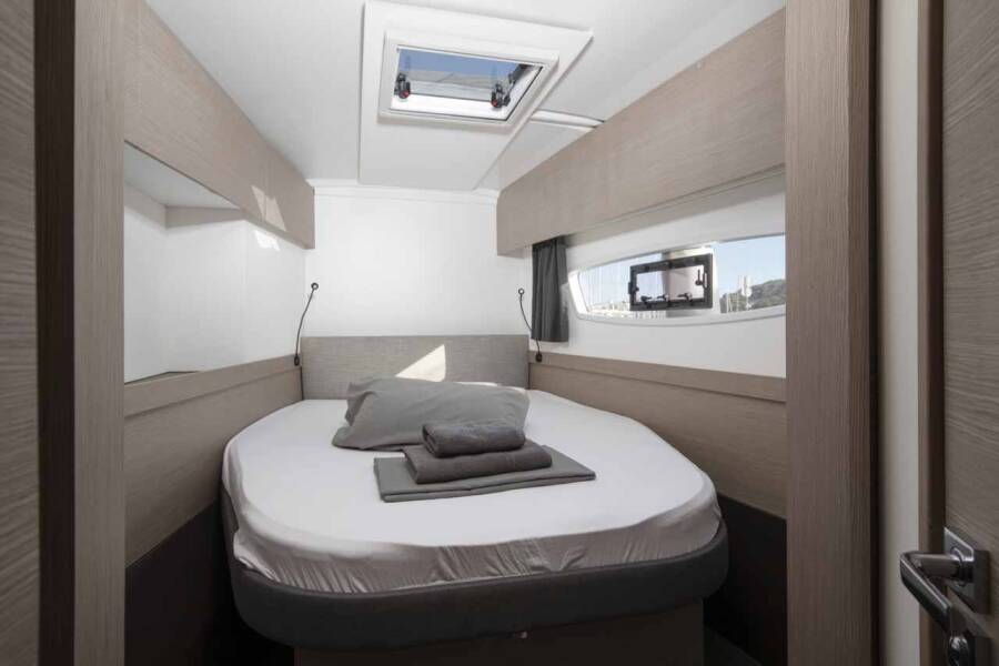 Fountaine Pajot Astrea 42