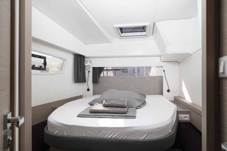 Fountaine Pajot Astrea 42