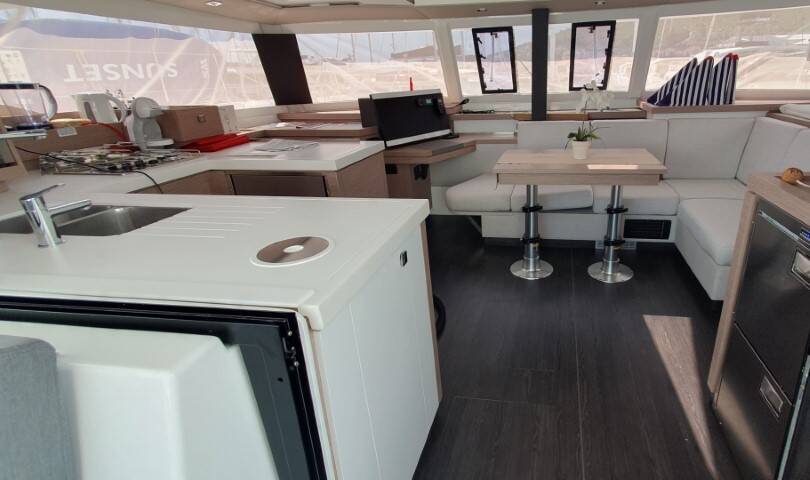 Fountaine Pajot Astrea 42