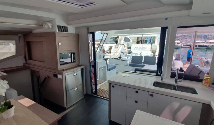 Fountaine Pajot Astrea 42