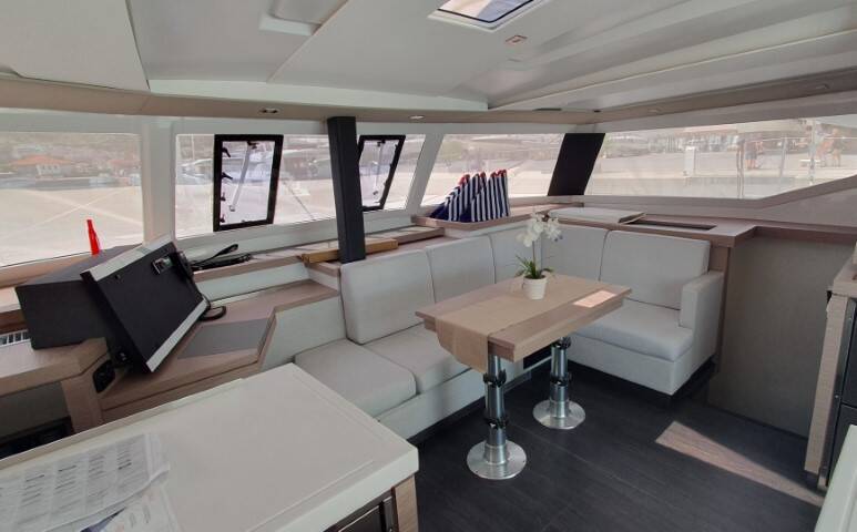 Fountaine Pajot Astrea 42