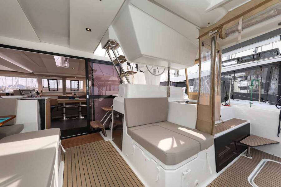 Fountaine Pajot Astrea 42