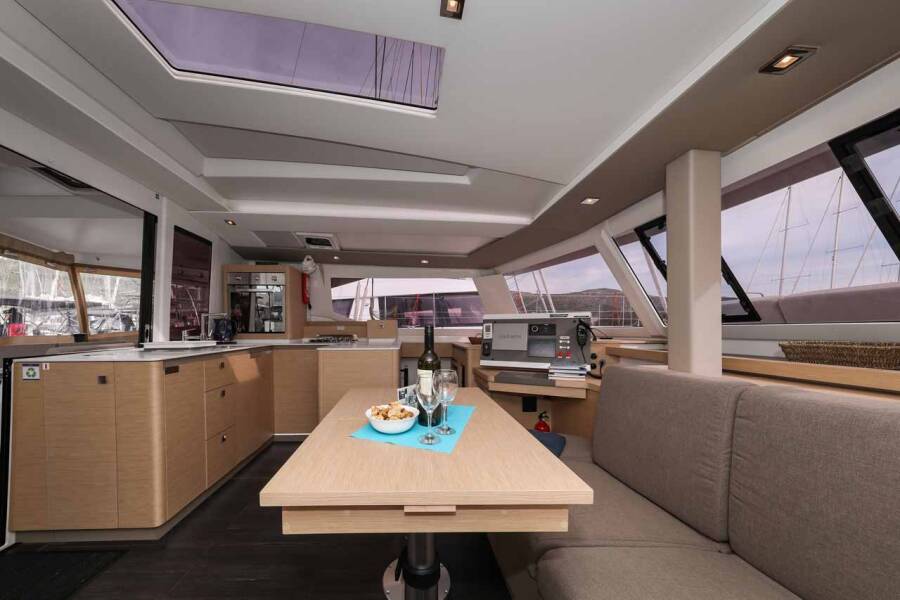 Fountaine Pajot Astrea 42