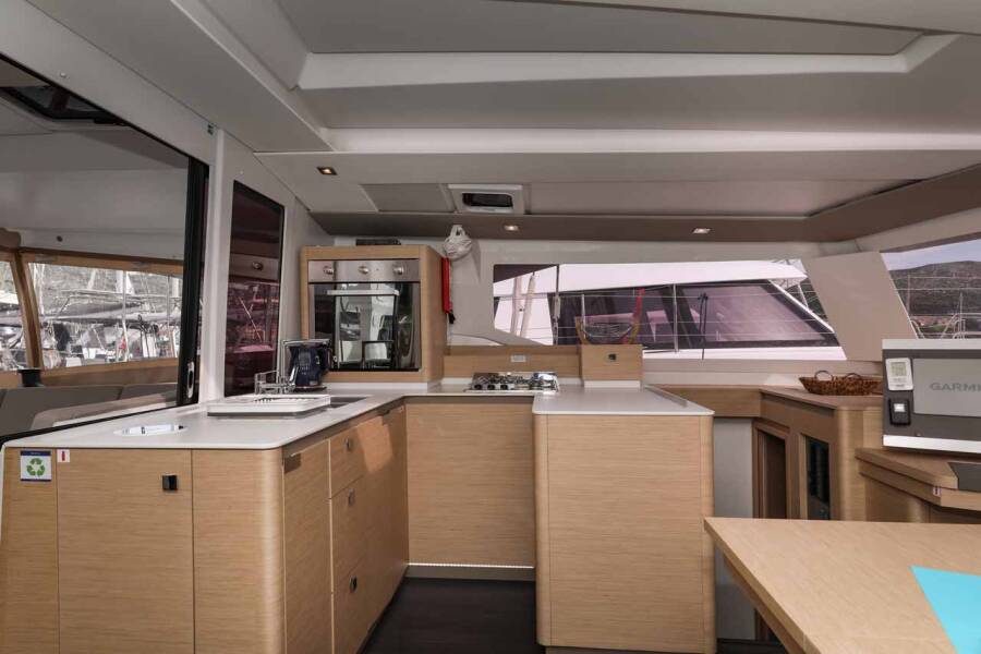 Fountaine Pajot Astrea 42