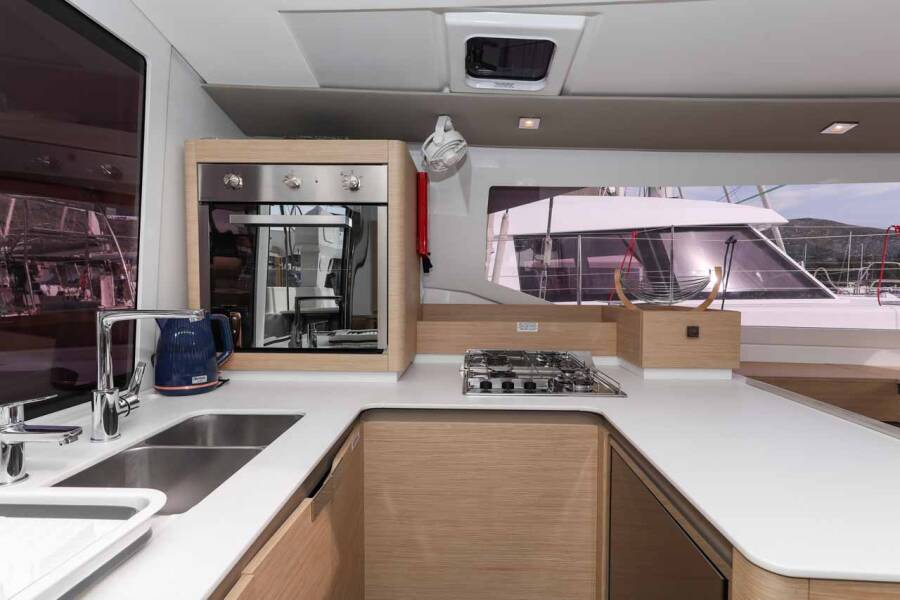 Fountaine Pajot Astrea 42