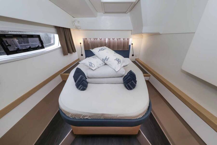 Fountaine Pajot Astrea 42