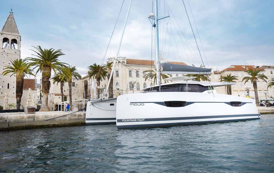 Fountaine Pajot Astrea 42