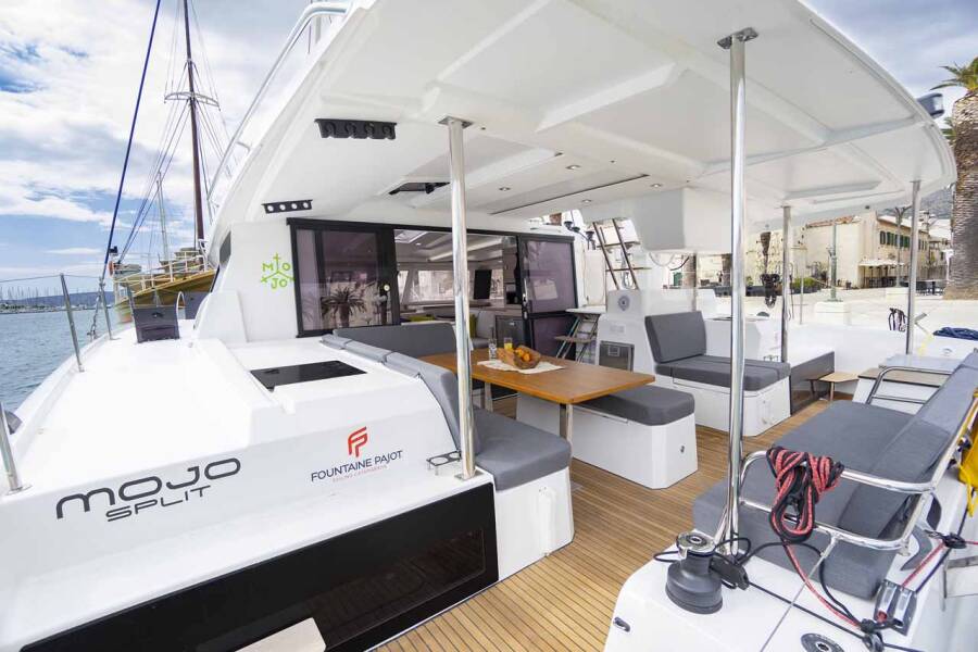 Fountaine Pajot Astrea 42