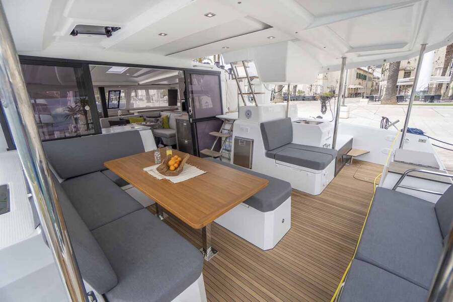 Fountaine Pajot Astrea 42