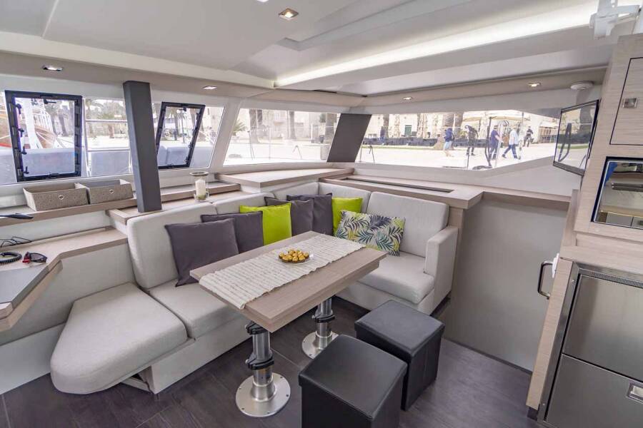 Fountaine Pajot Astrea 42