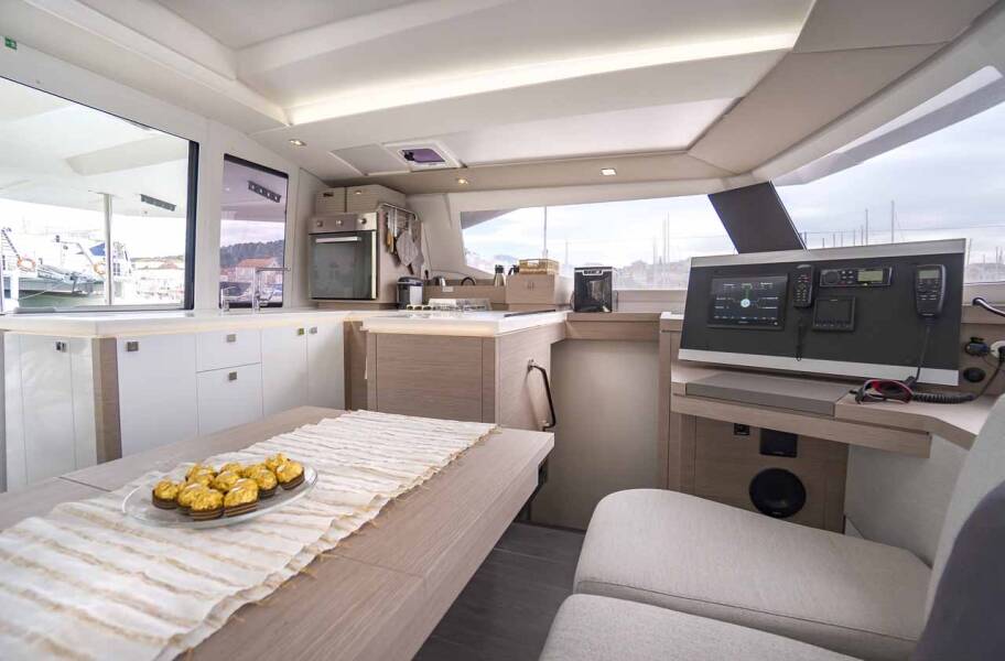 Fountaine Pajot Astrea 42