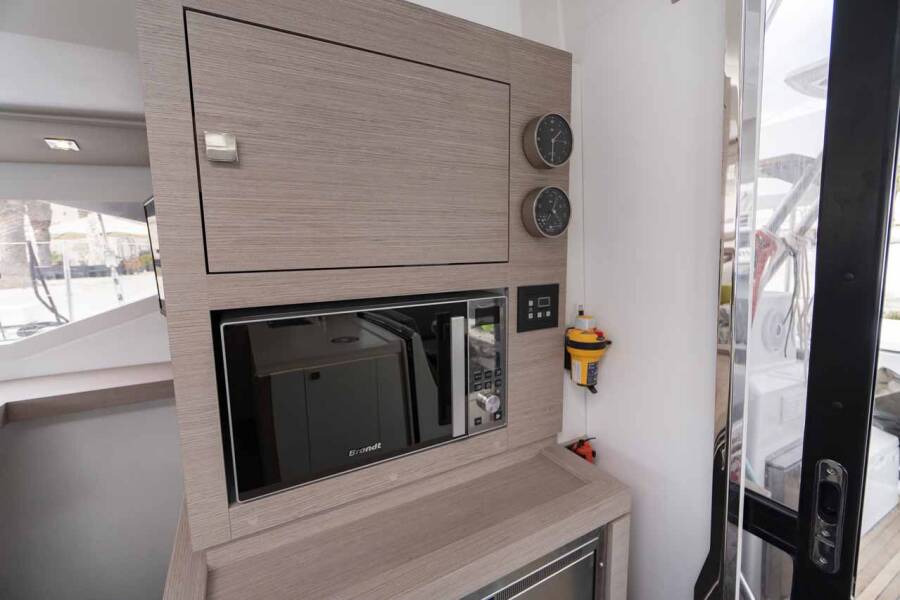 Fountaine Pajot Astrea 42