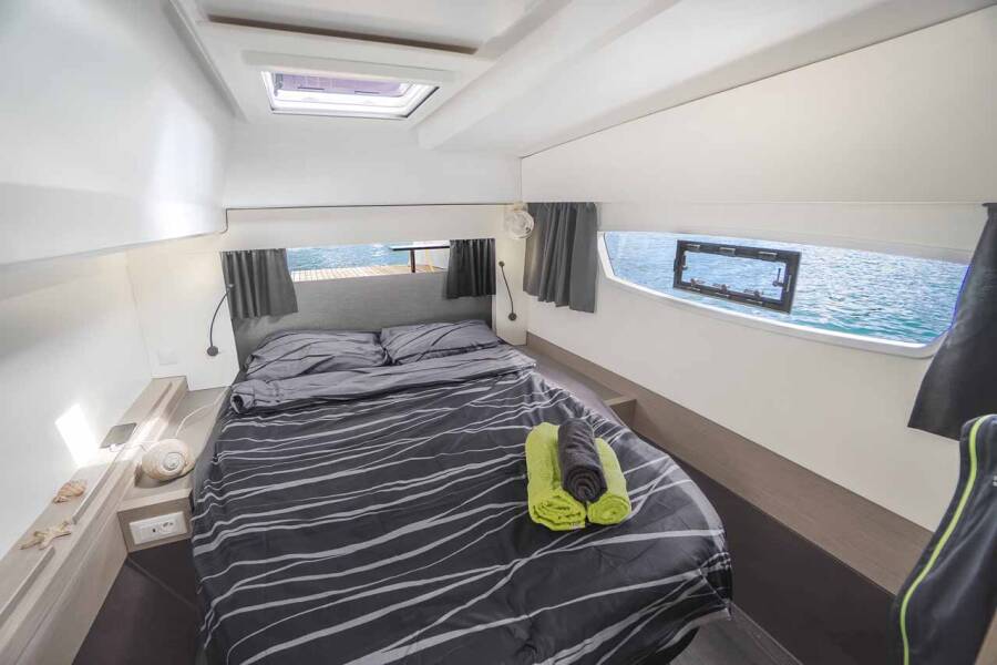 Fountaine Pajot Astrea 42