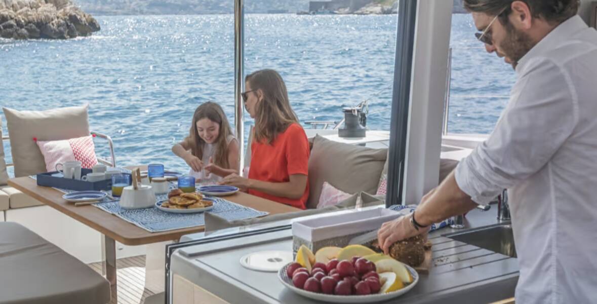 Fountaine Pajot Astrea 42