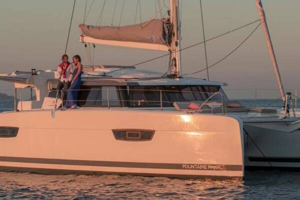 Fountaine Pajot Astrea 42