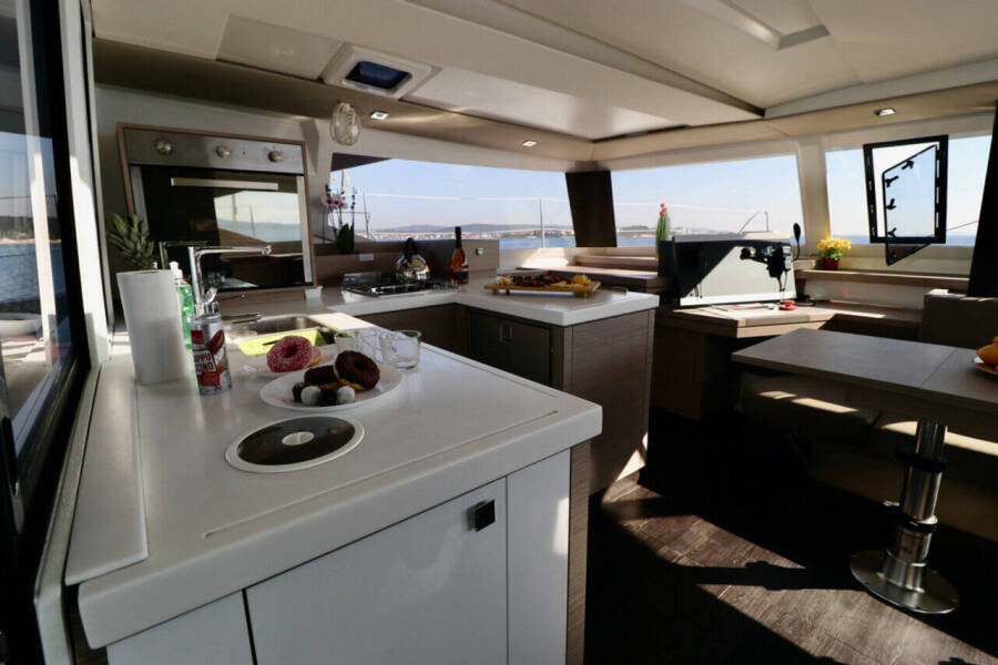 Fountaine Pajot Astrea 42