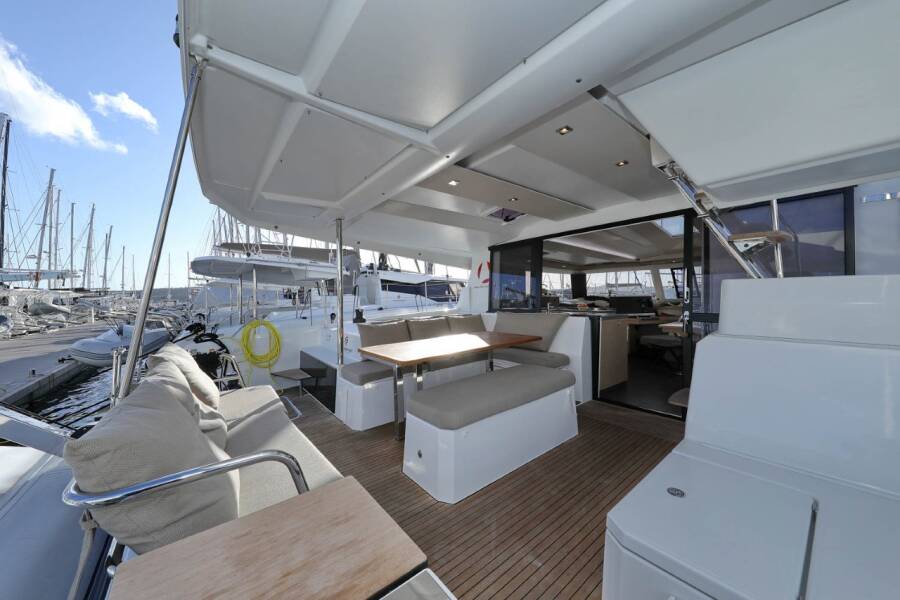 Fountaine Pajot Astrea 42