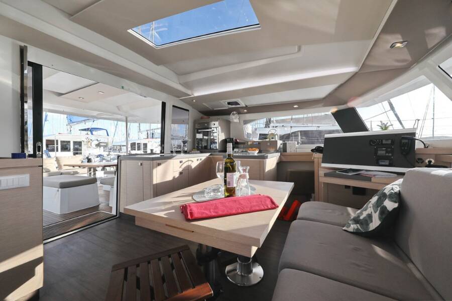 Fountaine Pajot Astrea 42