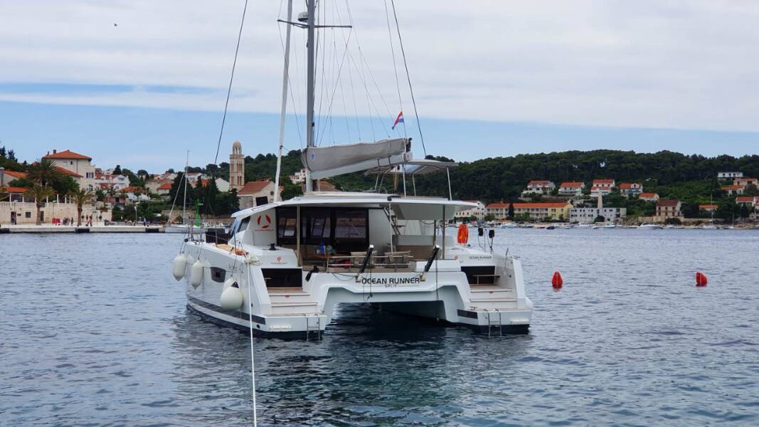 Fountaine Pajot Astrea 42