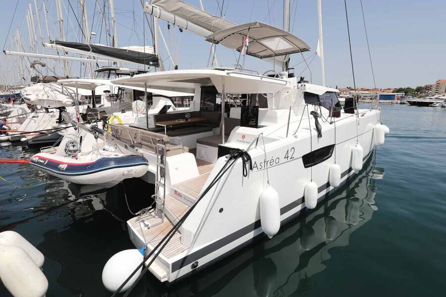 Fountaine Pajot Astrea 42