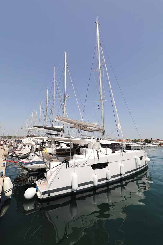 Fountaine Pajot Astrea 42