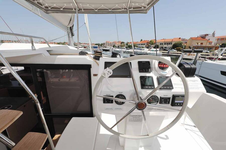 Fountaine Pajot Astrea 42